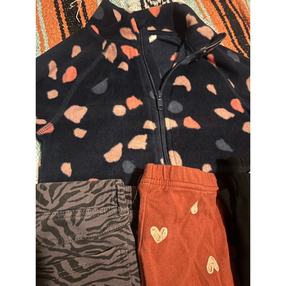 Girls size 5/6 bundle leggings and fleece - Picture 2 of 3